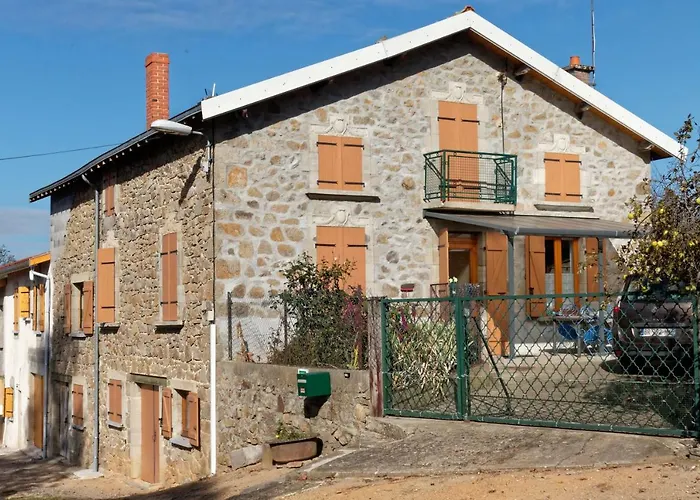Gite De Sauviat 25 Chemin Du Grand Pacher Le Bourg De Sauviat 63120